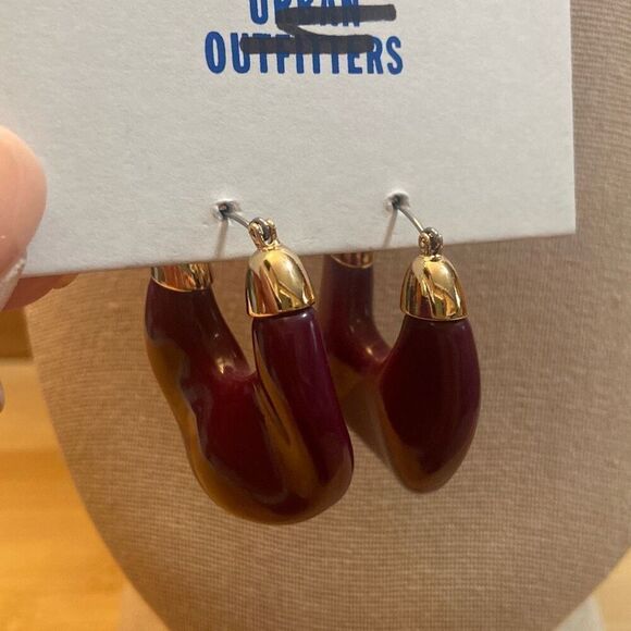 NWT Urban Outfitters Purple Plum and Gold Colored Dangle Earrings MSRP $20 NWT - Picture 4 of 8